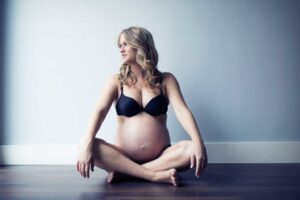 sesion-fotografia-embarazada-Angela-Elche